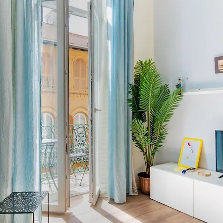 The Blue House, Terre Marine *