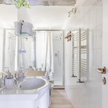 The Blue House, Terre Marine 라스페치아